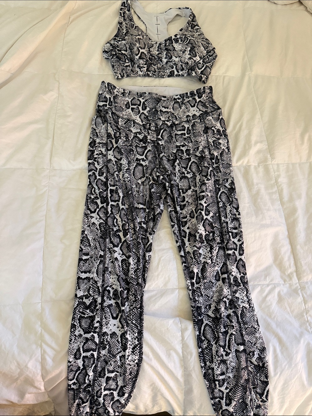 dip Black & White Snake-Print athletic set